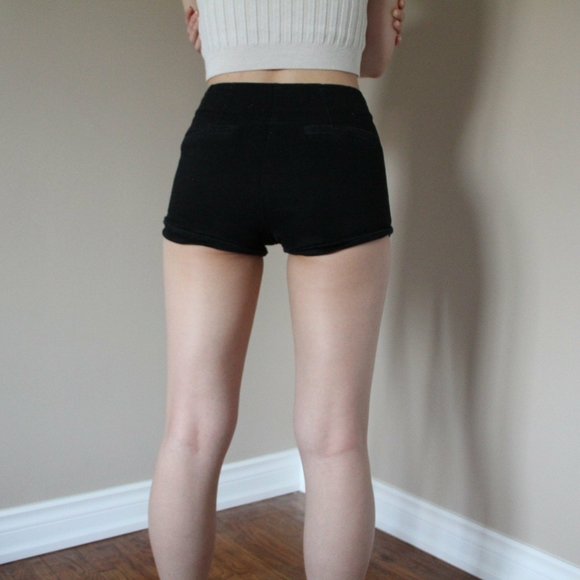 Bershka High waisted black fabric shorts - Picture 3 of 3